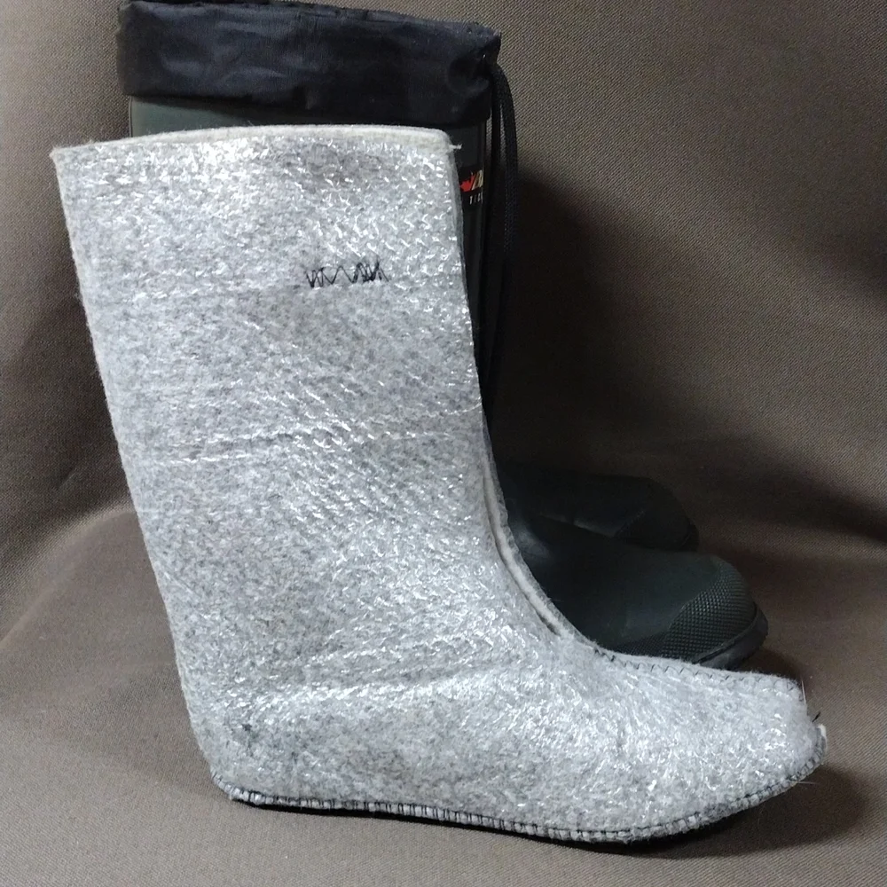 Baffin insulated waterproof rubber boots 11